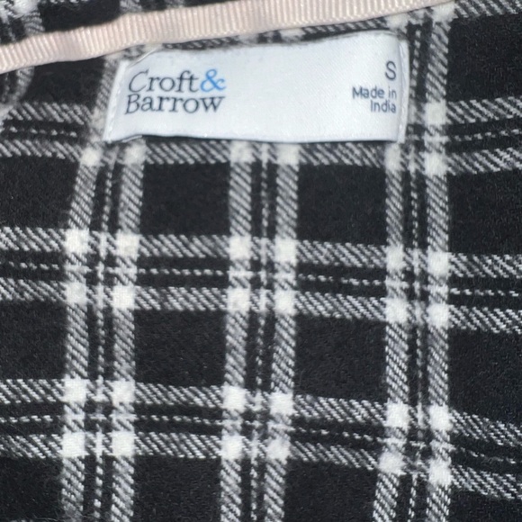 Croft & Barrow Black and White Plaid Flannel Long Sleeve Shirt - Picture 7 of 10